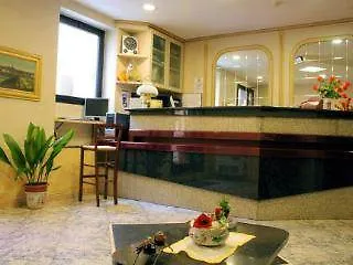 Hotel Vienna Милан