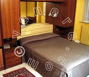 Hotel Vienna Milan 3*,